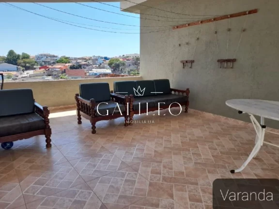 Imagem VENDA ou PERMUTA ÓTIMA CASA 200M² - 3 DORMITÓRIOS SENDO 1 SUÍTE -COZINHA/COPA -SALA DE ESTAR/JANTAR- VARANDA- QUINTAL- 3 VAGAS-JARDIM DO LAGO -JUNDIAÍ