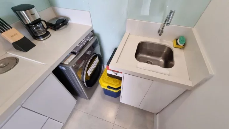 Imagem MARAVILHOSO APARTAMENTO TOTALMENTE REFORMADO, 2 VAGAS, VISTA MAR E LAZER.