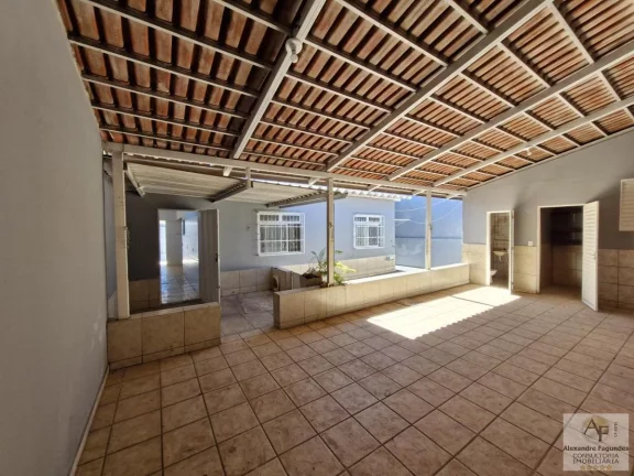 Imagem Casa para Venda em Goiânia, Residencial Sonho Verde, 3 dormitórios, 2 banheiros, 2 vagas