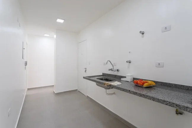 Imagem Apartamento 92M² Reformado, 3Q, 1 Suíte, 2 Banheiros, 2 Vagas, Varanda, Piscina, Churrasqueira, Academia, Salão de Festas e Jogos.