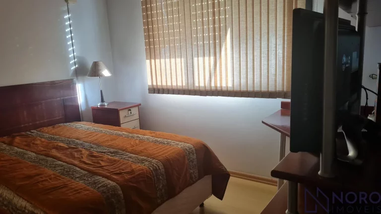 Imagem Apartamento Central de 3 Dormitórios com Suíte e Garagem - Semi Mobiliado