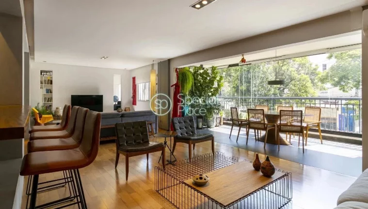 Imagem Lindo Apartamento com 191m² no Alto da Lapa. Ensolarado, com ares de casa! Todo reformado, varanda ...