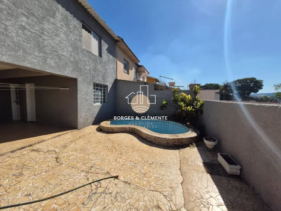 Imagem Sobrado Amplo na Vila Salles: 4 Dormitórios, Piscina e Lazer Completo por R