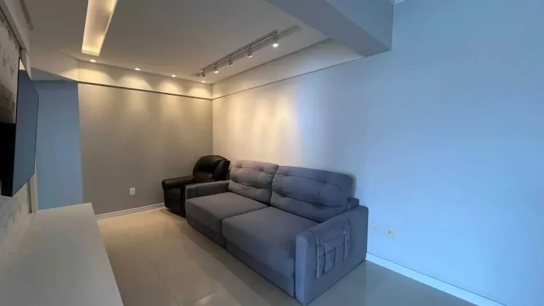 Imagem Apartamento com 2 dormitórios sendo 1 suíte e 2 vagas de garagem no Centro de Balneário Camboriú/SC