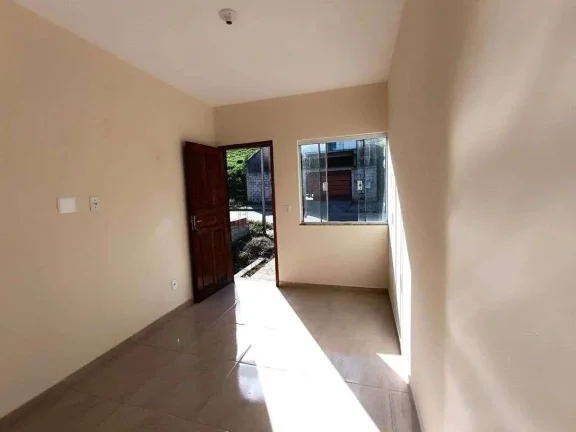Imagem Ótima Oportunidade: Casa Nova com Suíte e Terreno para Futuros Projetos