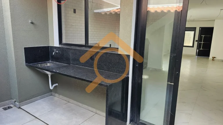Imagem Excelente oportunidade de investimento: Casa à venda em São Paulo-SP, Vila Romano, com 3 quartos, 3 suítes e 147m² de área.