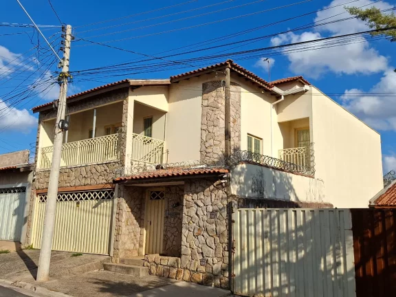 Imagem Casa de vila para venda em Jardim Paineiras com 3 quartos, sendo 1 suíte, 283m2