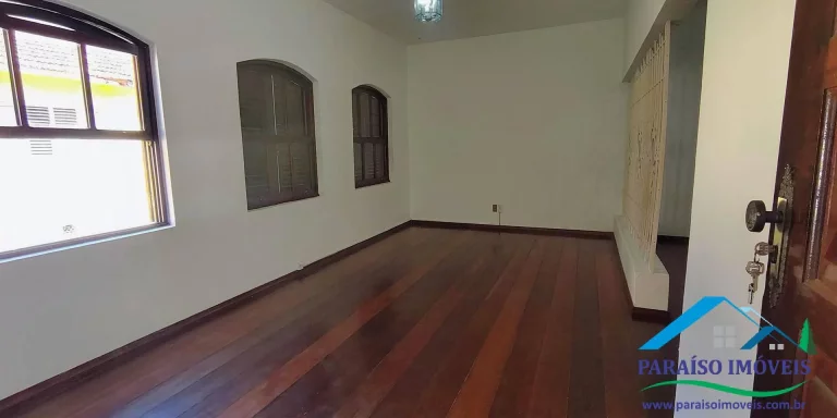 Imagem Oportunidade Única de Investimento e Moradia no Coração de Paraisópolis, MG