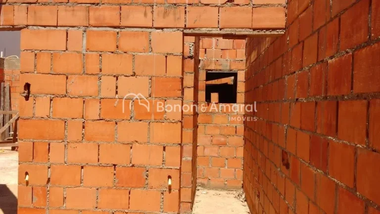 Imagem Descubra o conforto e a elegância de uma casa térrea de alto padrão, projetada para oferecer uma ...