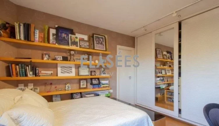 Imagem Casa RESIDENCIAL em SÃO PAULO - SP, JARDIM SÍLVIA (ZONA OESTE)