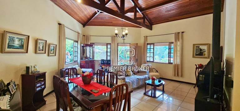 Imagem Casa à venda, 265 m² por R$ 990.000,00 - Vargem Grande - Teresópolis/RJ