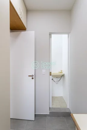 Imagem Apartamento com 134m² de área útil. São 3 dormitórios ( 1 suíte ) e 1 vaga de garagem. Living ...