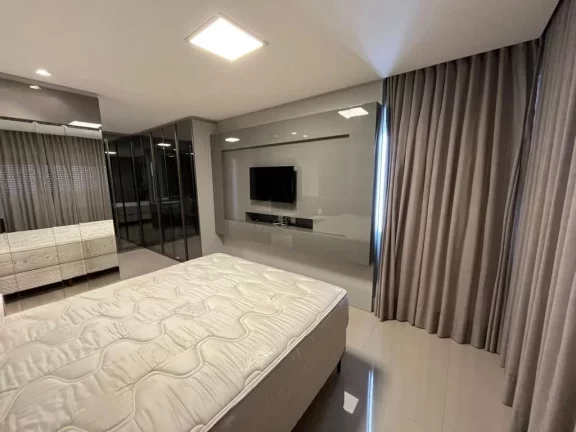Imagem Apartamento à venda, com 4 quartos, 220m²