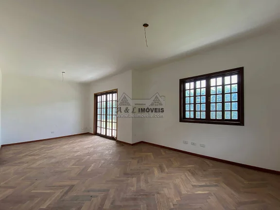 Imagem Casa à venda em Campos do Jordão - Casa nova com 03 suítes