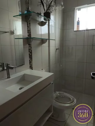 Imagem Condomínio fechado com 02 dormitórios e 01 suíte com 02 vaga de garagem