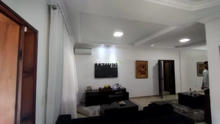 Imagem Casa Terrea, 4 quartos, piscina e churrasqueira, em Setor Bueno, Goiânia/GO