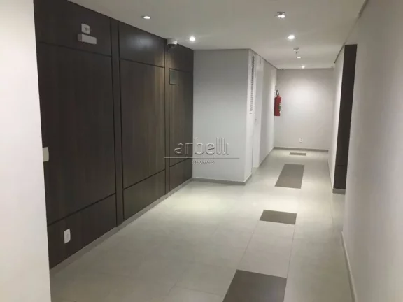 Imagem Sala comercial recém reformada no decimo sétimo andar, com 42 metros quadrados, com 1 banheiro, co...