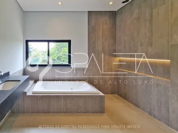 Imagem Maravilhosa residência com arquitetura moderna disponível para locação e venda na Fazenda Serrazul I