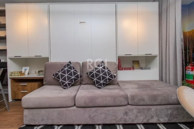 Imagem Apartamento com 1 Quarto à Venda, 31 m² em Jardim Botânico - Porto Alegre