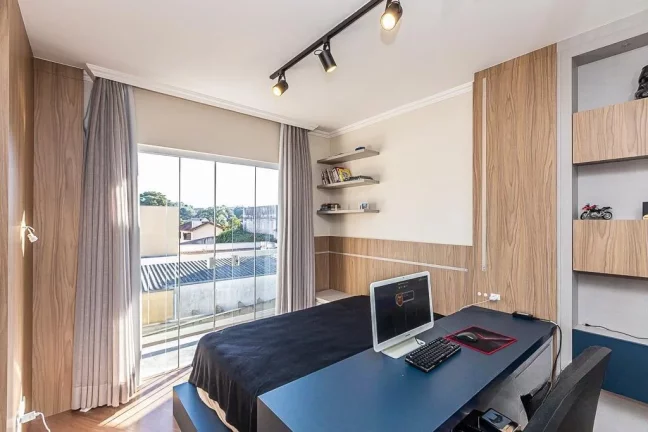 Imagem Sobrado com 3 suítes em condomínio no São Braz Curitiba