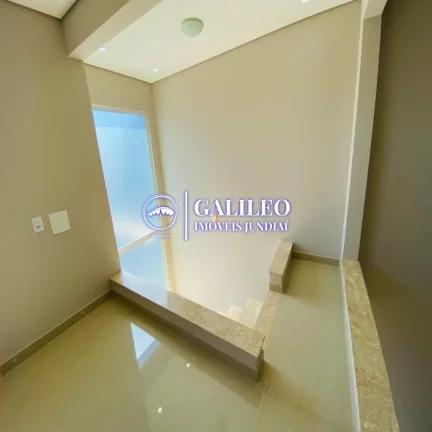 Imagem VENDA SOBRADO NO JUNDIAI MIRIM - Com 210m² - 03 dorms - 03 banheiros - Área de churrasqueira - 04 vagas de garagem - Fino acabamento.