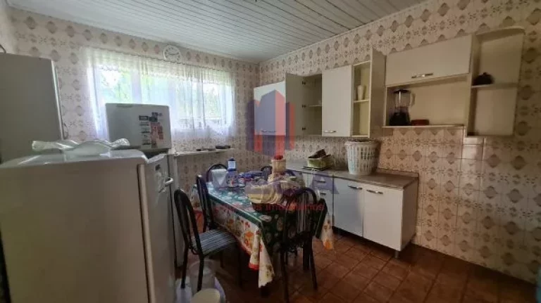 Imagem Excelente casa na região central de vila velha. Próxima a todo tipo de comercio. Situada em rua tra