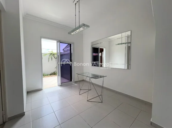 Imagem Casa muito bem distribuída em condomínio fechado, situada em uma das regiões mais valorizadas de ...