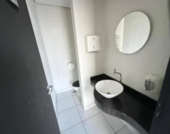 Imagem Prédio Comercial na Água Rasa com 10 Salas