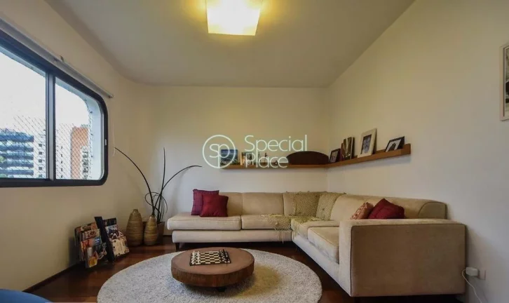 Imagem Ótimo apartamento com 320m² no Campo Belo, um por andar. Amplo living com varanda, home theather, ...