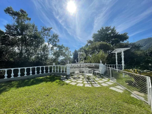 Imagem Casa fora de condomínio com 5 dormitórios à venda, 512 m² por R$ 2.350.000 - Comary - Teresópolis/RJ