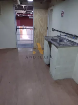 Imagem AV. DAS AMÉRICAS - SUNDECK - ALUGO MARAVILHOSA LOJA COM TOTAL DE 165 M² - LATERAL