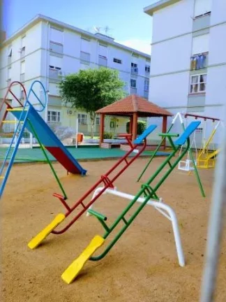 Imagem Vendo ou Troco, Apartamento com 2 dormitórios, Zona Norte, Porto Alegre