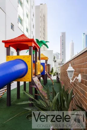 Imagem Apartamento 4 ou + dormitórios para Venda em Balneário Camboriú / SC no bairro Centro
