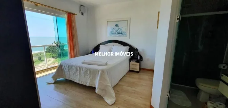 Imagem Casa Frente Mar á venda com 5 dormitórios sendo 1 suíte com vista mar em Balneário Piçarras