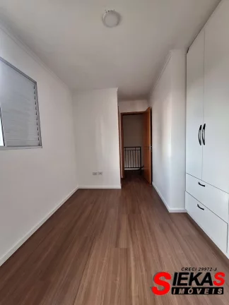 Imagem Casa para locação em São Paulo-SP, bairro Carrão: 2 quartos, 2 suítes, 1 sala, 3 banheiros, 1 vaga de garagem, 65m² de área.