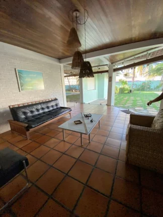 Imagem Mansão de Luxo na Coroa do Meio - 4 Suítes, Piscina com Cascata e Jardim com Pomar