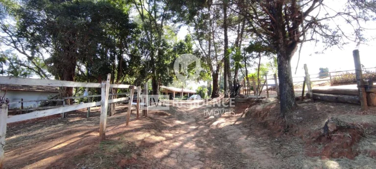 Imagem Área com 26.000 m² à 3 km do centro de Itatiba! Live Imóveis