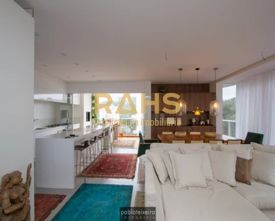 Imagem Um projeto onde a inovação começa nos traços modernos da fachada, passando por uma área de laze...