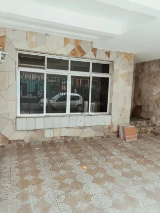Imagem Sobrado com 180 m² 3 Dormitorios sendo 1 Suite 2 vagas de Gargens