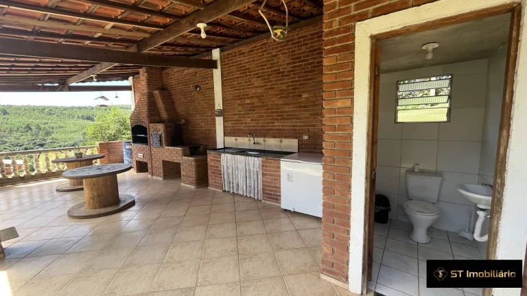 Imagem Chácara à venda em Atibaia c/ 4 dormitórios - 1.368m² por R$935.000!