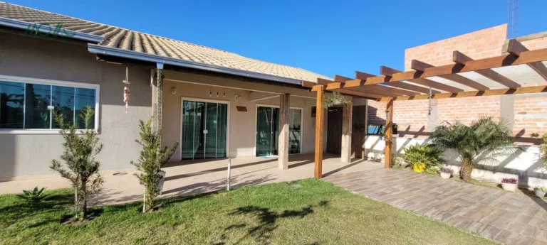 Imagem Casa com 3 quartos sendo uma suíte em Itapoá - Perto da Praia
