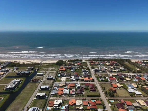 Imagem Sobrado 4 Dormitórios - Bairro Remanso