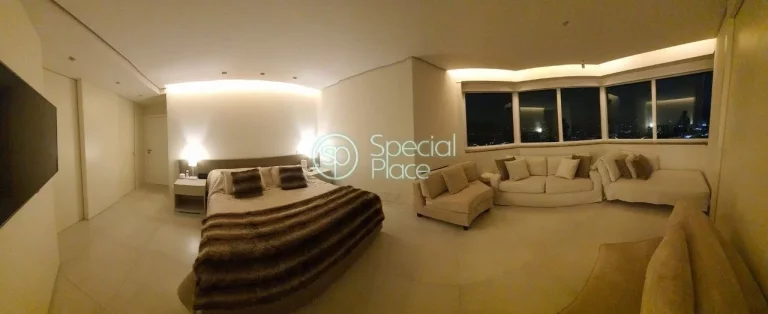 Imagem Cobertura triplex localizada em frente ao Parque Burle Marx, com vista ampla para a cidade e ao PalÃ...