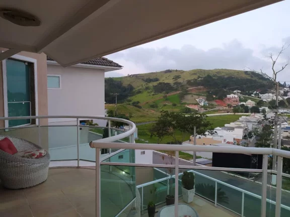 Imagem Casa alto padrão a venda no condomínio vale dos Cristais Macaé RJ.