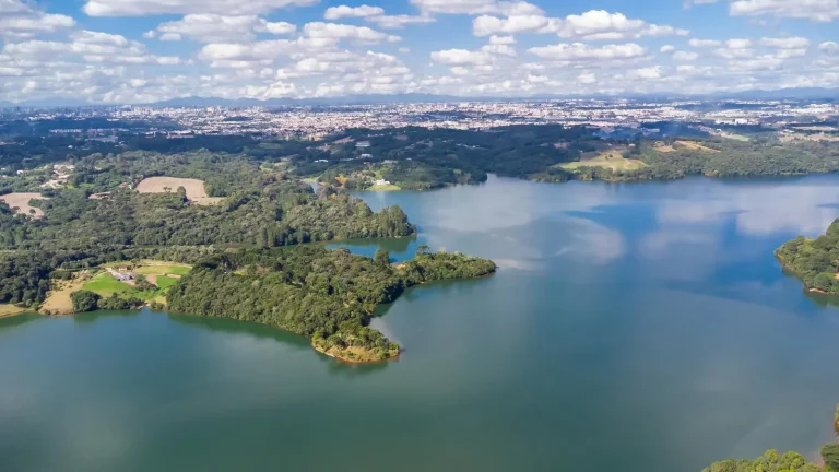 Imagem Chácara com frente para a represa do Passaúna