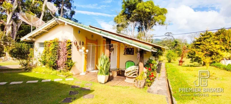 Imagem Casa com 5 dormitórios à venda, 620 m² por R$ 1.650.000 - Próximo a Albuquerque - Teresópolis/RJ