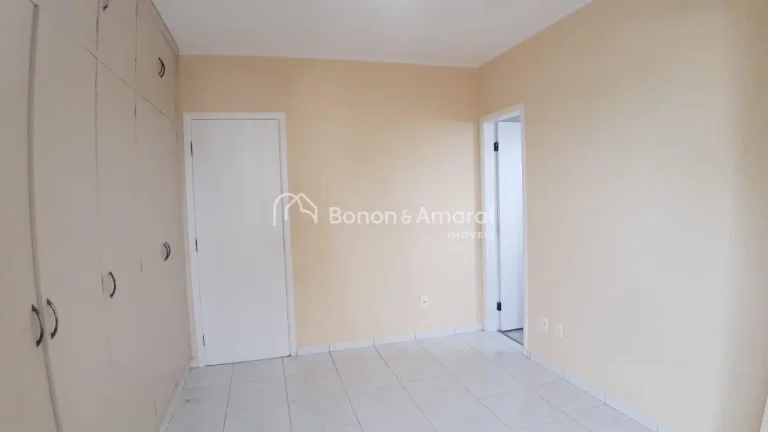 Imagem Apartamento espaçoso à venda em excelente localização. São 2 dormitórios com armários planeja...