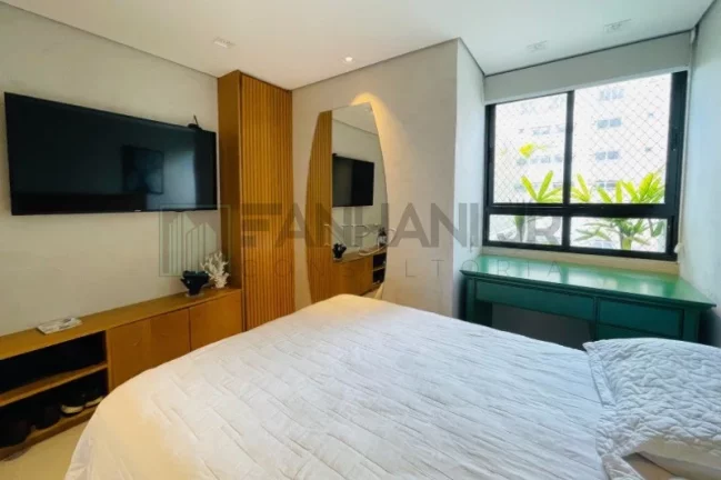Imagem Venha se encantar com essa incrível cobertura no coração do Itaim Bibi, no Condomínio Edifício Igarapé! Completamente reformada, essa cobertura de 2