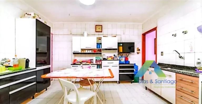 Imagem CERAMICA Casa 211M², 2 dormitórios, 1 suíte 4 vagas ótima localização e valor !!!