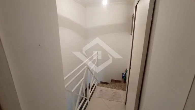 Imagem Casa Triplex- 3 suítes- 119m²- Curicica